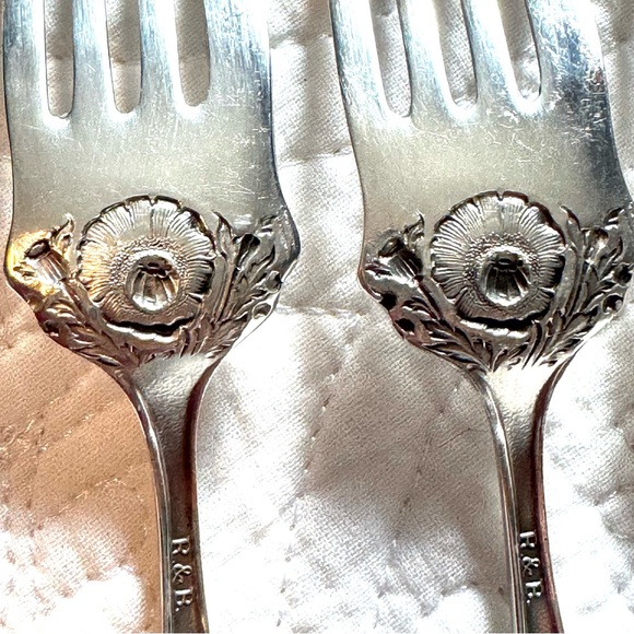 R & B “Poppy” Silverplate Fork Circa 1914 Set of 6 - Picture 6 of 7